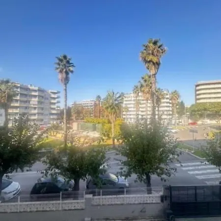 Sol ,mar Y Jardin En El Centro De דירה